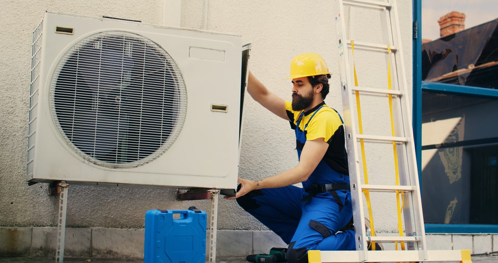 Mini split air conditioner repair service in Dallas Texas home